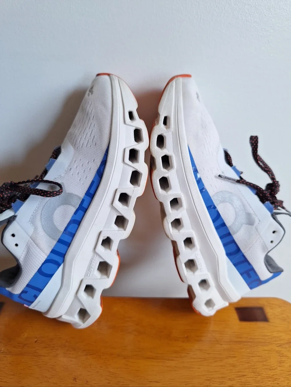On Running Cloudmonster Women's  Frost/Cobalt Size 7.5